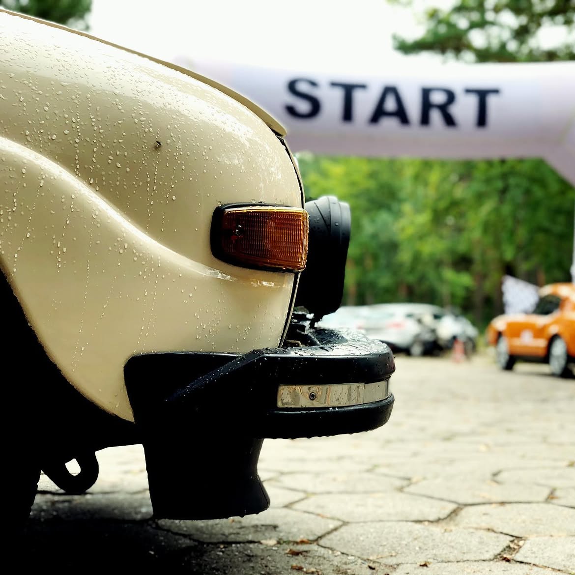 Start rajdu historycznego